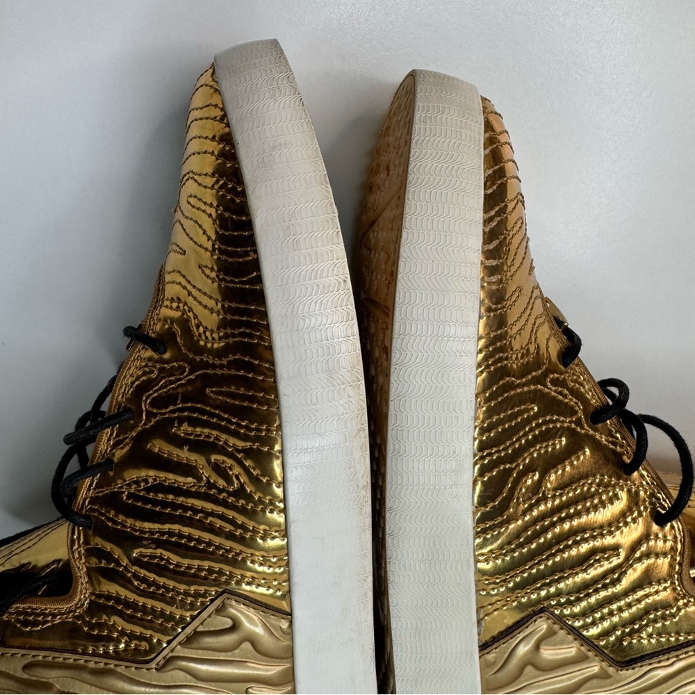 Men’s size 9.5 Nike LeBron 11 NSW lifestyle QS black history month gold high top - Picture 10 of 11